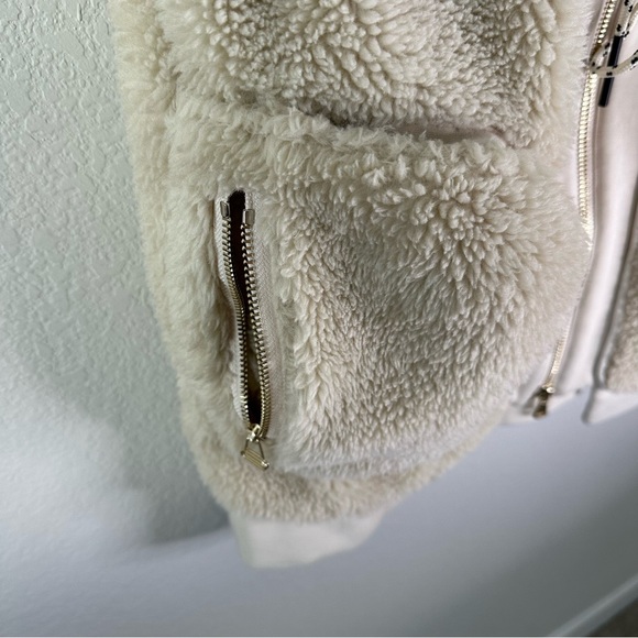 VARLEY Perry Cream Furry Teddy Vest SZ S - Picture 5 of 11